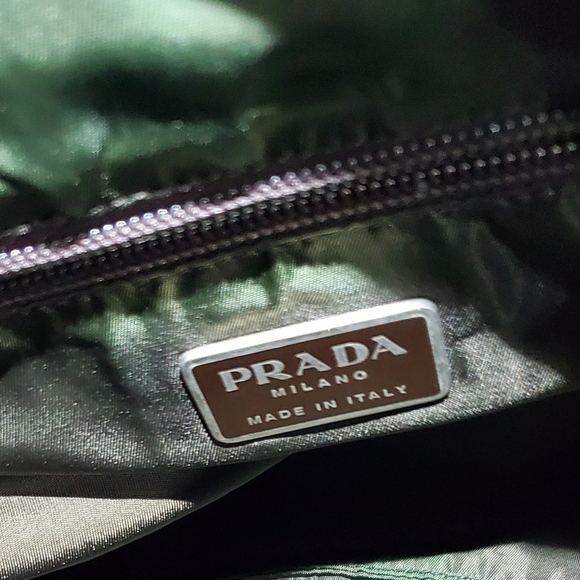 PRADA VINTAGE EBANO GREEN TESSUTO SPORT NYLON WOMEN'S CROSS BODY BAG - … - Picture 4 of 16
